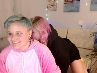 smurftwins Naked teen spreads legs and gets wet pussy fucked on live cam