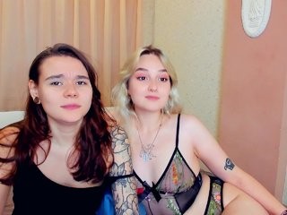 sandrasiina cam doll gets her pussy licked well and bounces on penis on live cam