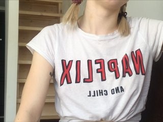 -pleasure Blonde baby gives a head and gets her juicy pussy licked. on live cam