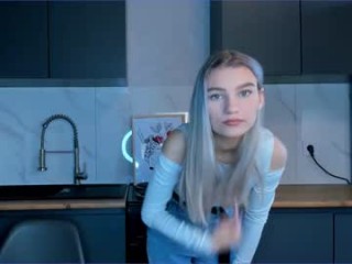 lilianheap Stunning sex-crazed teen cam doll sits on lad's dick to ride it well on live cam