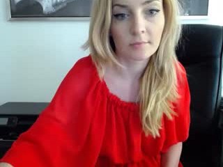 viciousqueen Gal kneels, gives nice fellatio and gets banged wild. on live cam