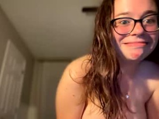 krissykream69 Handsome dude gives cunnilingus and starts fucking cam doll on live cam